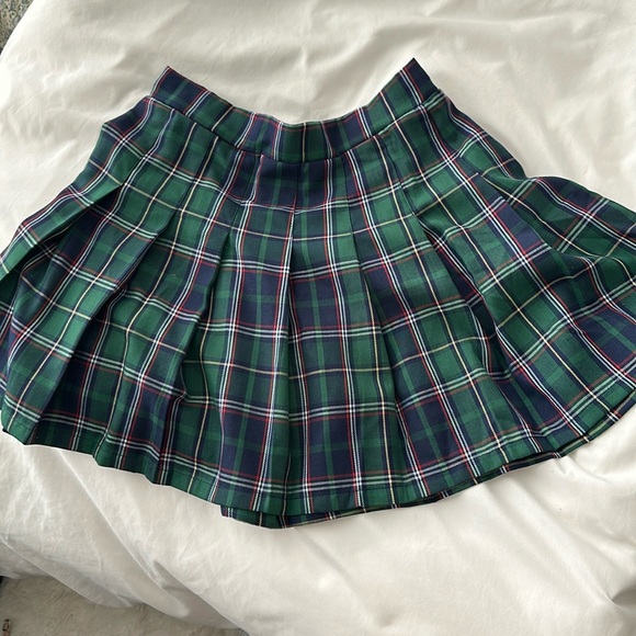 Short Plaid Skirt - Picture 1 of 3